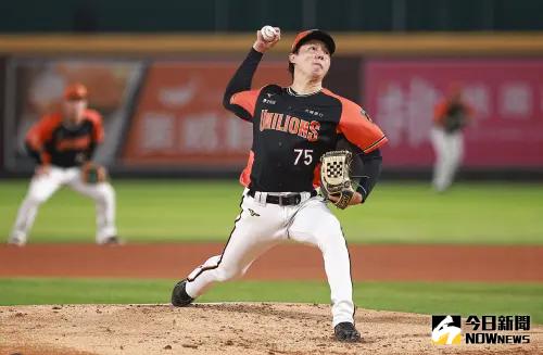 ▲統一獅投手郭俊麟今日先發交手樂天桃猿 。（圖／記者葉政勳攝 ,資料照）