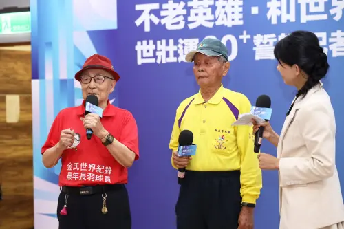 ▲左起依序為世壯運104歲羽球選手林友茂、93歲木球選手蘇振村。（圖／北市觀傳局提供）