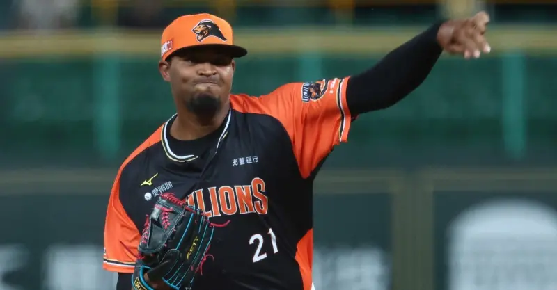 ▲統一7-ELEVEn獅今晚推派洋投蒙德茲面對台鋼34歲前日職強投吉田一将，意外形成有趣的前日職強投鬥法，但2人各自因為不同問題，身陷續航力不佳的困擾，因此來到比賽後半段，也考驗兩隊牛棚深度。（圖／統一獅提供）