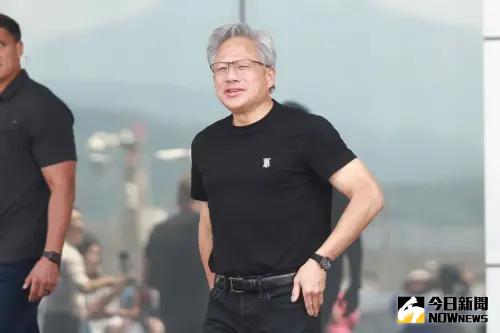 ▲輝達（NVIDIA）執行長黃仁勳今（16）日旋風抵台。（圖／記者葉政勳攝）