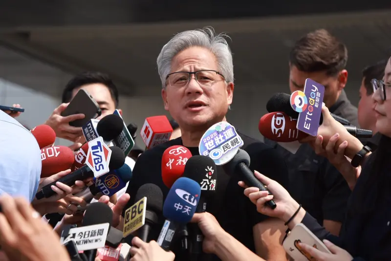 川普關稅戰影響全球經濟！黃仁勳有信心：台灣仍是技術系統中心
