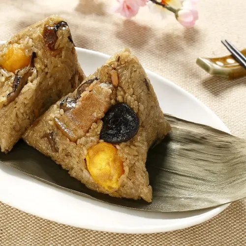 ▲南門市場億長御坊名氣肉粽中的北部台灣粽。(圖/Yahoo奇摩購物提供) ▲南門市場億長御坊名氣肉粽中的北部台灣粽。(圖/Yahoo奇摩購物提供)