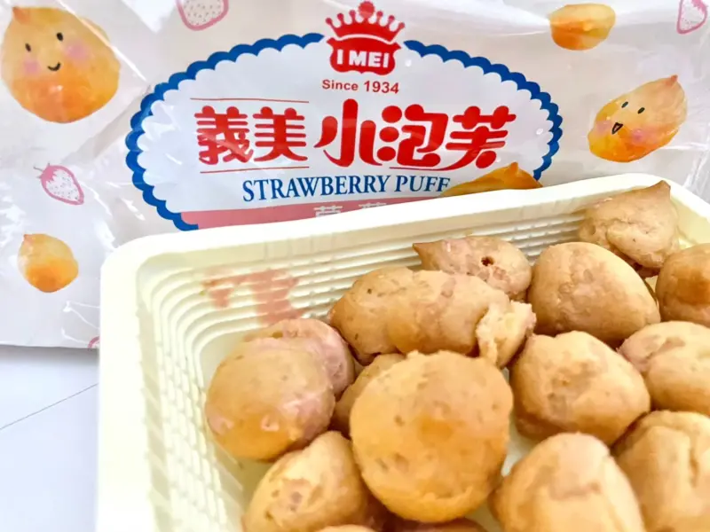 ▲台灣伴手禮不買義美小泡芙！近日有網友發現外國人來台改瘋「1神款」，甚至人人排隊搶著買，讓許多台灣人相當吃驚。（圖／記者陳雅雲攝）