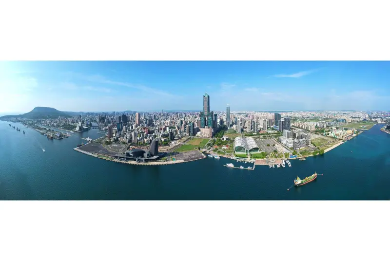 ▲京華城違法自創容積遭監院糾正，高雄市副市長林欽榮重申亞灣2.0有法源依據，與京華城兩者天差地別。（圖／高市府提供）