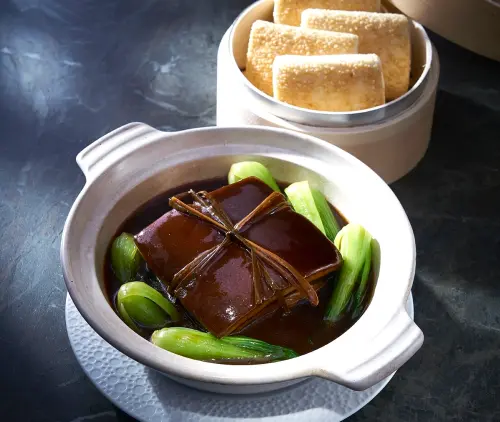 國聯大飯店推出「折扣五月天」打55折之優惠,二樓的「北馥樓」中餐廳就共有包含東坡肉在內的5道招牌菜,可以直接以55折優惠吃到。(圖/國聯飯店提供) ▲國聯大飯店推出「折扣五月天」打55折之優惠,二樓的「北馥樓」中餐廳就共有包含東坡肉在內的5道招牌菜,可以直接以55折優惠吃到。(圖/國聯飯店提供)