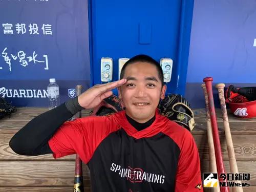 ▲味全龍內野手拿莫・伊漾服完兵役，今日升上一軍。（圖／記者陳柏翰攝）