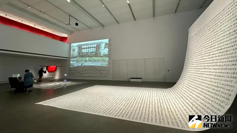 ▲《行者十步：蔡明亮》以《行者》系列電影為主軸，打造沉浸式的視聽體驗。（圖／記者陳美嘉攝，2025.05.16）