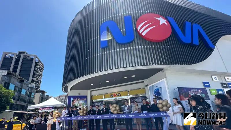 ▲指標性3C龍頭商場NOVA資訊廣場正式進駐高雄，在鳳山文山特區的「NOVA高雄店」今（16）日開幕。（圖／記者陳美嘉攝，2025.05.16）