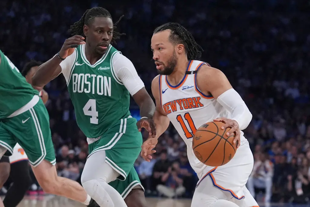 ▲東區季後賽G6，波士頓塞爾提克主將Jayson Tatum受傷，完全改變了這個系列賽的風貌，他們在以107：74不敵紐約尼克，系列賽2：4出局，衛冕失敗。（圖／美聯社／達志影像）