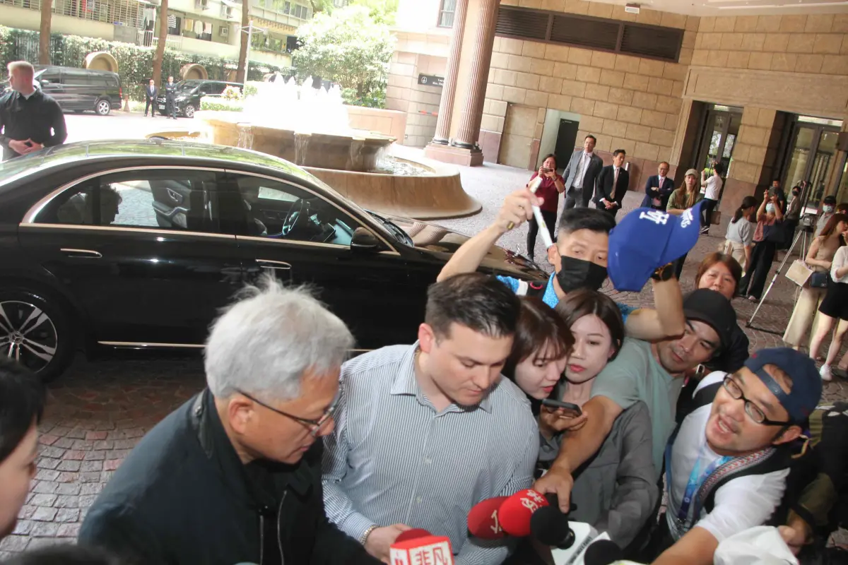 ▲黃仁勳表示，自己中午將與家人一起吃飯，晚間才會與供應鏈一同聚會。（圖╱NOWnews攝影中心）