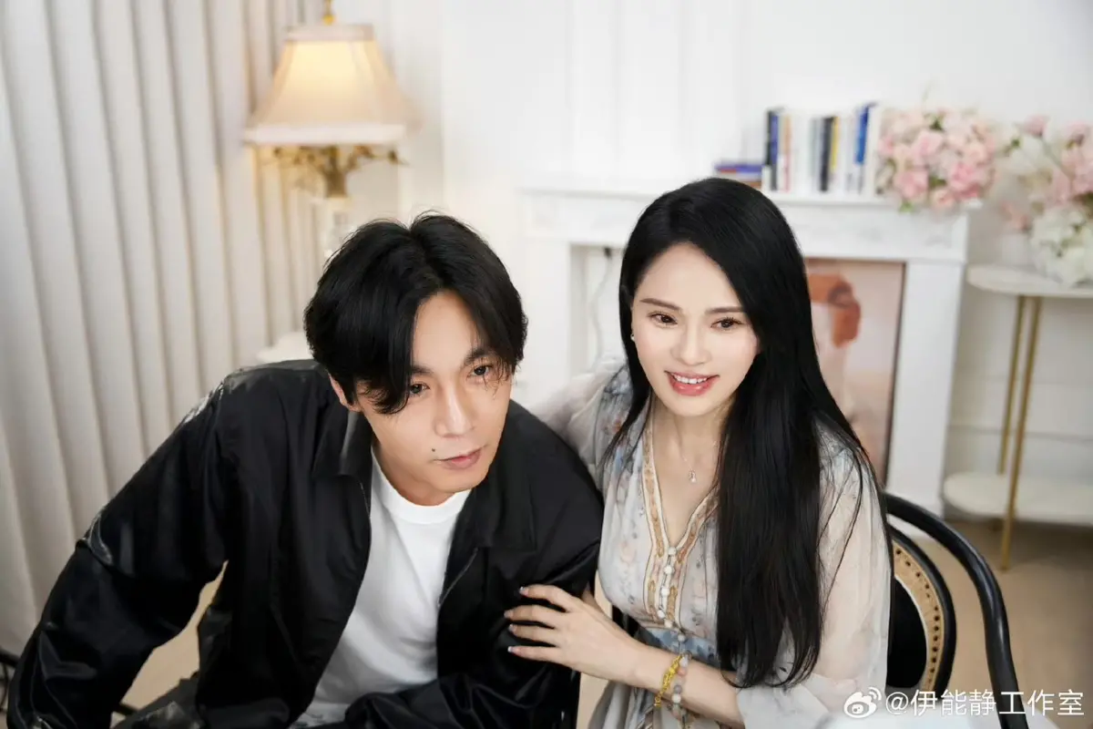 ▲伊能靜二婚嫁給小10歲的秦昊，當時秦昊的媽媽知道這件事，只希望兒子想清楚，同樣身為女人，她不希望伊能靜再次受傷。（圖／翻攝自伊能靜IG）