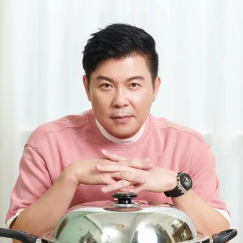 曾國城公開力挺深陷兒童性騷案的黃子佼復出,慘被各界罵翻。(圖/IG samtseng0129) ▲曾國城公開力挺深陷兒童性騷案的黃子佼復出,慘被各界罵翻。(圖/IG samtseng0129)