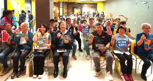 ▲高雄市政府勞工局舉辦無框職人創作特展。(圖／高雄市政府勞工局提供)