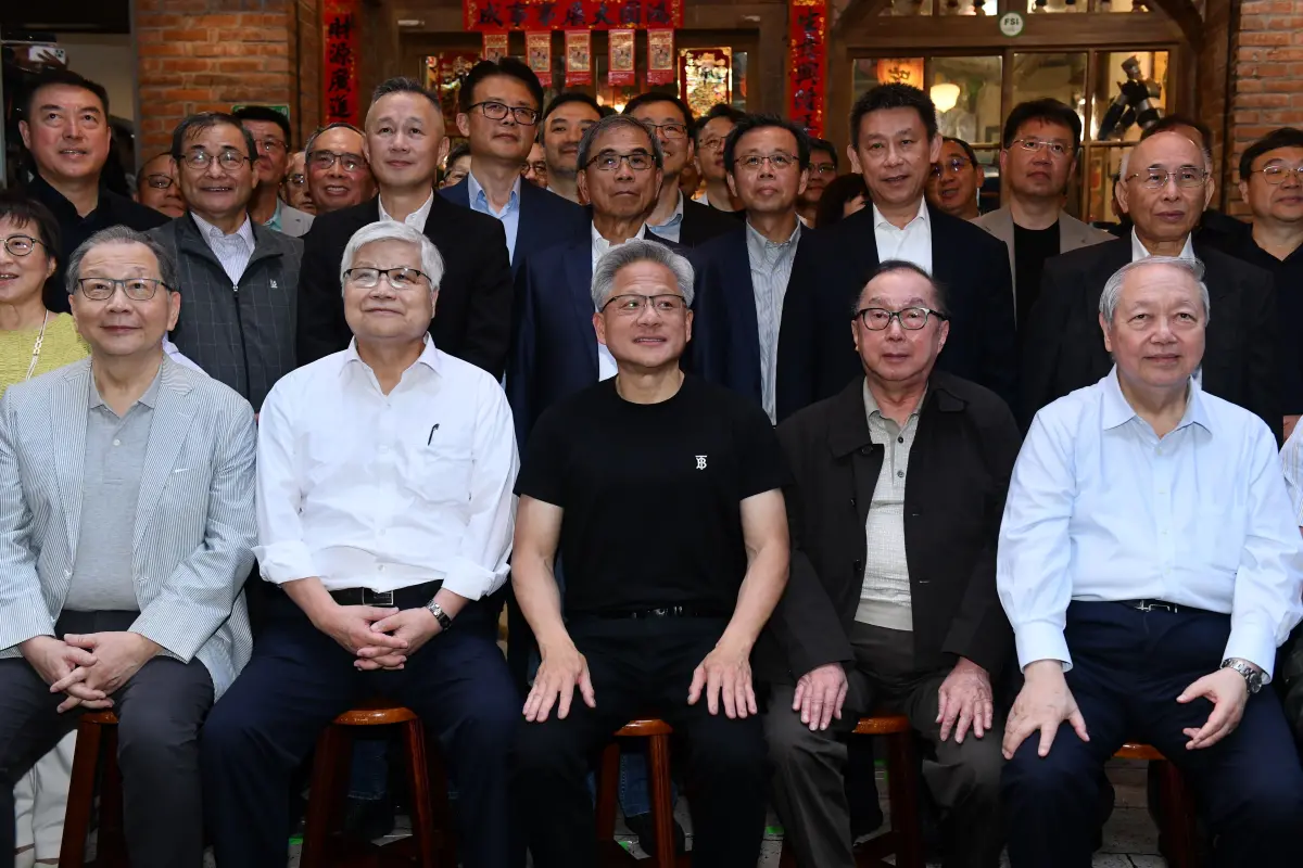 ▲黃仁勳17日與供應鏈大咖們餐敘。（圖╱記者林柏年攝）