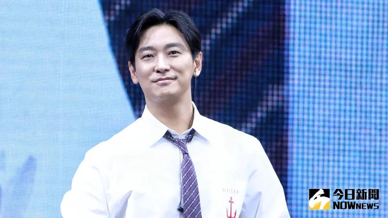 ▲朱智勛今年憑藉《外傷重症中心》獲得百想視帝，場上把後台拍下的「人生四格紀念照」送給台灣粉絲。（圖／記者陳雅蘭攝）