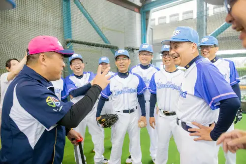 ▲前職棒球星周思齊與高國輝領軍「GOATBROS山羊兄弟」棒球隊