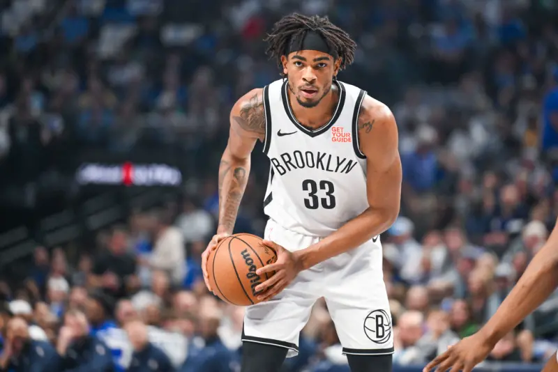 ▲籃網年輕中鋒Nic Claxton本季打出接近雙十成績，也具備湖人所需的護框能力與活動力，但要拿出Reaves來交換，對於湖人而言仍舊算是虧本生意。（圖／美聯社／達志影像）