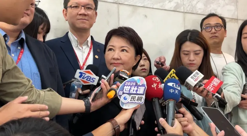 ▲台中市長盧秀燕首次以畢業所友的身分，參加由淡江大學國際事務與戰略研究所舉辦的「第二十一屆紀念鈕先鍾老師國際學術研討會」。（圖／記者陳韻年攝）