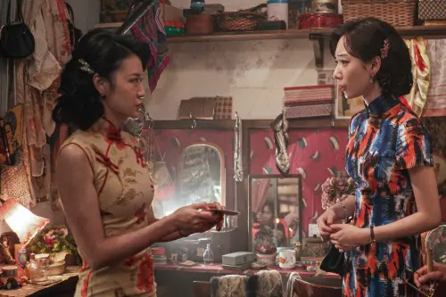 ▲吳卓源為尋真相，喬裝酒家女找命案線索。（圖／伯樂影業提供）