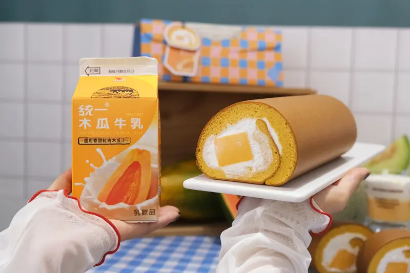 復古風大車拼！亞尼克開賣「木瓜牛乳生乳捲」　蘋果牛奶乖乖參戰