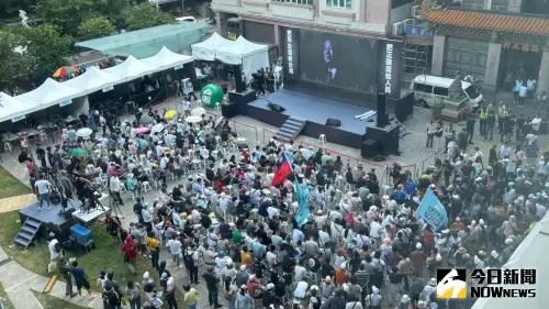 民眾黨「人民要當家」最終場人潮 ▲民眾黨「人民要當家」最終場在台中水安宮舉行,活動正式開始前人潮已湧入不少。(圖/記者顏幸如攝,2025.05.18)