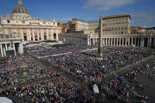 ▲教宗良十四世18日舉行就職彌撒，梵蒂岡預估有25萬人到場。（圖／美聯社／達志影像）