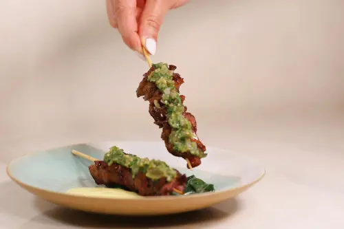 ▲名廚林明健的「Golden餐廳」，也有新改版菜單，圖為「炙烤牛舌」。（圖／「Golden餐廳」提供）