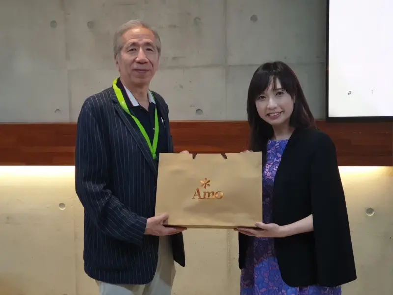 ▲阿默蛋糕創辦人周正訓 (左)的理專偽造他筆跡,變更客戶聯絡方式挪用帳戶投資款卻虧損連連,法院判周正訓獲賠868萬。(圖/翻攝阿默蛋糕臉書)
