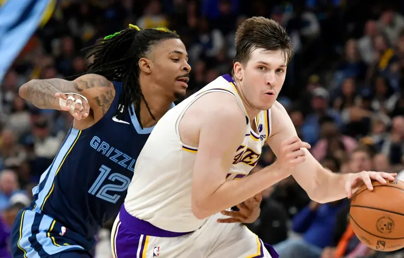 NBA／湖人啟動「三方交易」？Reaves換天才中鋒　Morant要去熱火