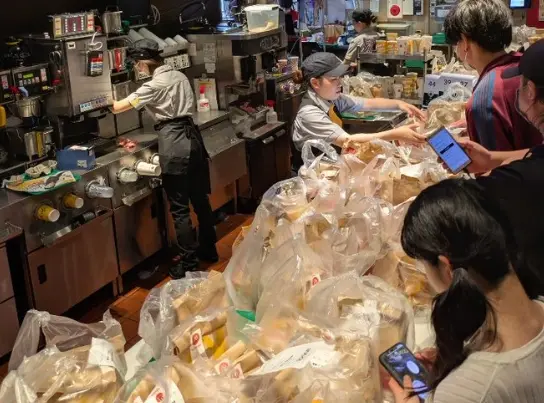 日本麥當勞爆吉伊卡哇之亂！餐點不領、不吃丟地上 離譜畫面曝 