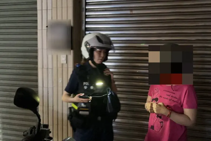 女當街突然衝撞2童、1女童遭撞倒在地　警方火速逮人、強制送醫