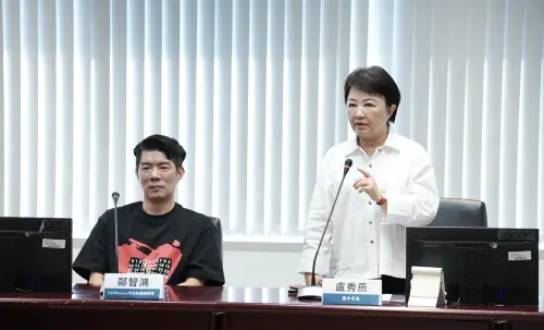 ▲今（19）日《NOWnews今日新聞》舉辦的《「跨世代」系列論壇活動》於台中市政府登場。圖右為台中市市長盧秀燕，圖左為今日新聞總經理鄭智鴻。（圖／記者王郁勳攝於2025.05.19）