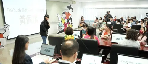 ▲新住民代表闡述求學故事。（圖／記者王郁勳攝於2025.05.19）