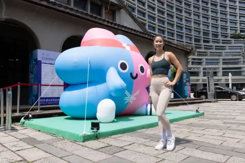 ▲身兼台北市刑事鑑識官的謝伯韶，平時忙於鑑識工作，仍堅持以運動為生活重心。本屆世壯運不僅挑戰鐵人三項與游泳項目，更臨時答應參加接力賽。（圖／世壯運執委會提供）