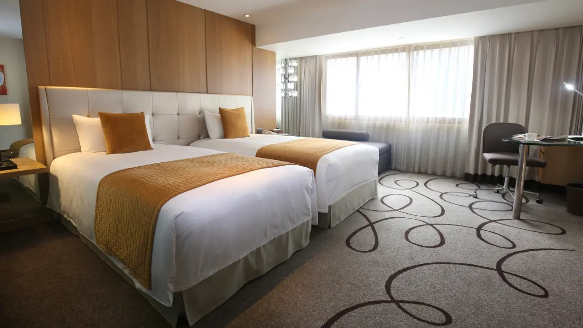 ▲高雄翰品酒店推出三大主題住房專案，即日起至9月底止，平日週一至週四入住皆享專屬優惠。（圖／高雄翰品酒店提供）