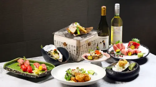 ▲京樂日本料理餐廳講究依旬而食的日本傳統，迎接一期一會的黑鮪魚季，精選產地直送東港黑鮪魚，依不同的部位料理鮮美可口佳餚。（圖／高雄萬豪酒店提供）