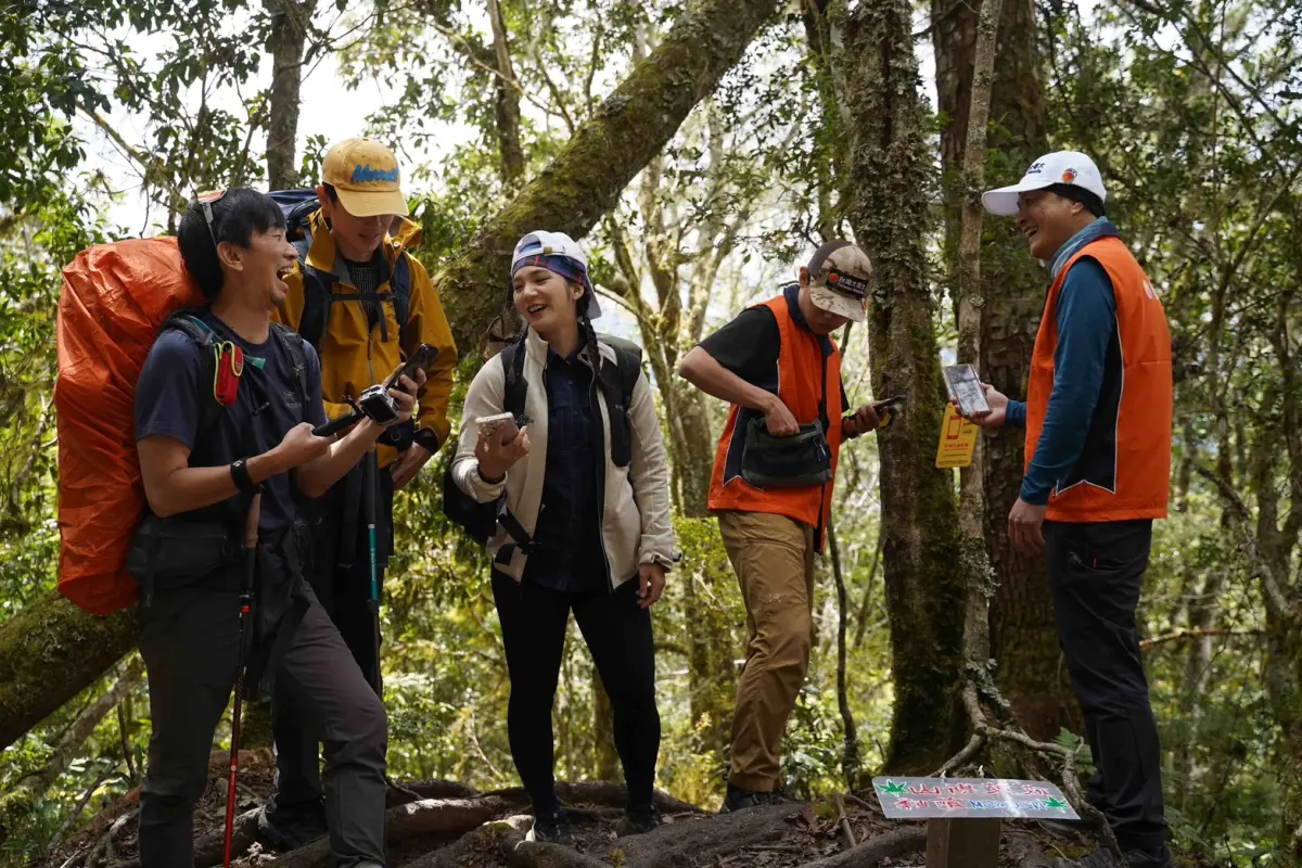 ▲《上山下海過一夜》「白色嘉明湖」三集特別企劃，是台灣大「勇敢追夢」精神的真實體現，目前累計收看人次已突破30萬。（圖／台灣大哥大提供）
