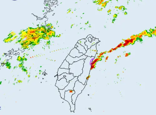 ▲大雷雨即時訊息，持續時間至19時45分止。（圖／中央氣象署）