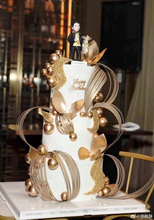 ▲伊能靜邀請30多名好友來為丈夫慶生。（圖／翻攝自伊能靜微博）