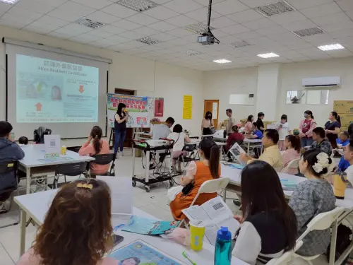▲移民署南區事務大隊雲林縣服務站，每月均辦理家庭教育課程，除了法令宣導，還有多元活動協助新住民融入在台生活。（圖／移民署）