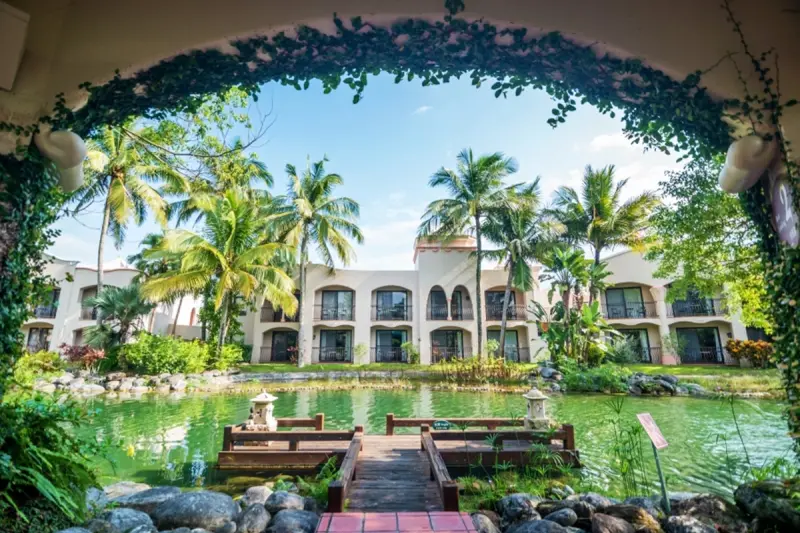 ▲易遊網「台灣最美飯店」活動由網友與達人加總累積30萬投票數，得獎名單出爐！而圖中的「花蓮理想大地渡假飯店」，與「福容大飯店淡水漁人碼頭」強勢蟬聯7連霸。（圖／易遊網提供）