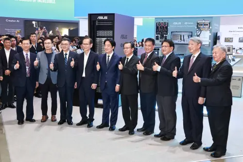 ▲賴清德表示，無論是生成式AI、代理式AI，或是實體AI，又或者雲端運算到邊緣運算，台灣的半導體、資通訊產業、人工智慧產業鏈是相當完整，也是推動AINext不可或缺的關鍵力量。（圖／記者吳翊緁攝影）