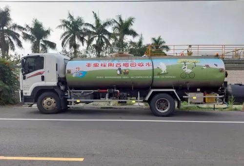 ▲2024年全市街道清洗總里程達7萬餘公里，使用回收水逾7.3萬公噸，不僅減少車行揚塵，也讓市容更清新整潔。(圖／南市府環保局提供)