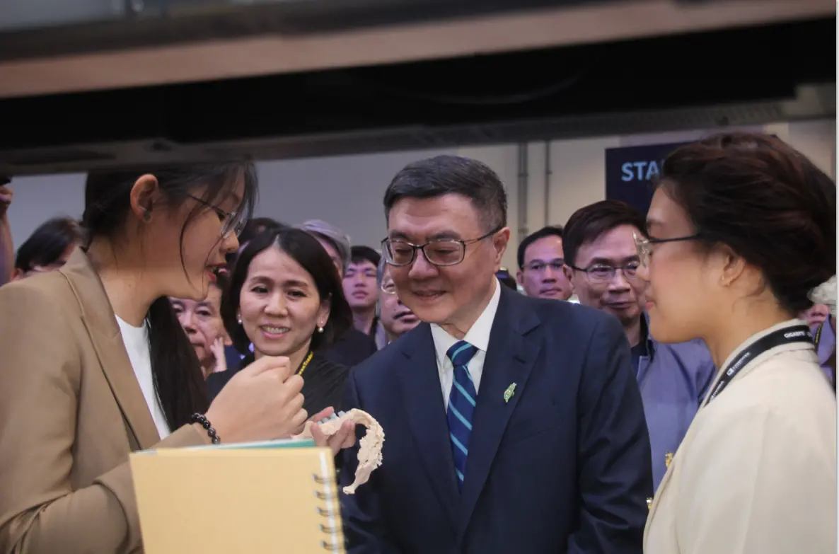 ▲卓榮泰致詞預告，政府將擬定一套AI新十大建設 其中有部分是屬於創新研發內容建設；也有屬於實體的基礎建設。（圖／記者鍾泓良攝影）