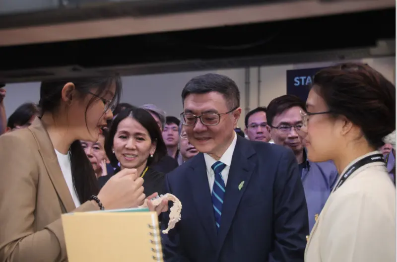▲卓榮泰致詞預告,政府將擬定一套AI新十大建設 其中有部分是屬於創新研發內容建設;也有屬於實體的基礎建設。(圖/記者鍾泓良攝影)