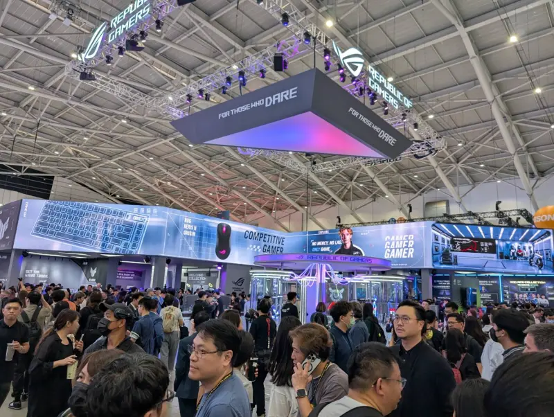▲COMPUTEX 2025華碩ROG帶來一系AI新品，吸引大量人潮。（圖／官方提供）