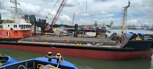 ▲命名下水的高601號受泥船。(圖／台灣港務港勤公司提供)