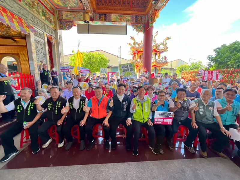 ▲湧言會成員出席立委賴瑞隆地方宣講會，表達支持立場引發外界質疑對此，湧言會發聲明表示，尚未決定支持特定人選，個別成員舉措不符合該會決議。(圖／立委賴瑞隆辦公室提供)