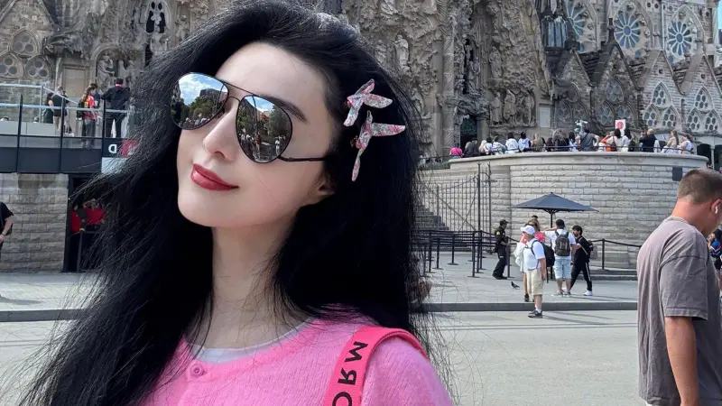 ▲女星范冰冰（如圖）今（20）日也發文提及520這個網路情人節，不過卻感傷發言，「還過嗎？對自己好點。」引來許多粉絲心疼，因為范冰冰距離上段和李晨交往的感情已經相隔6年之久，可見至今依舊單身。（圖／范冰冰微博）