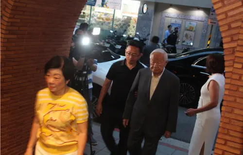 林百里邀黃仁勳吃海鮮餐廳　張忠謀及蔡明興一同赴宴
